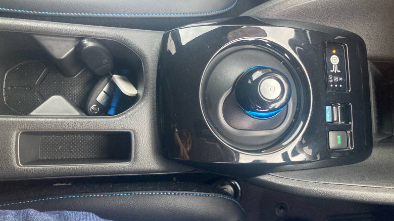 Nissan LEAF 110kW N-Connecta 40kWh 5dr Auto Electric Hatchback